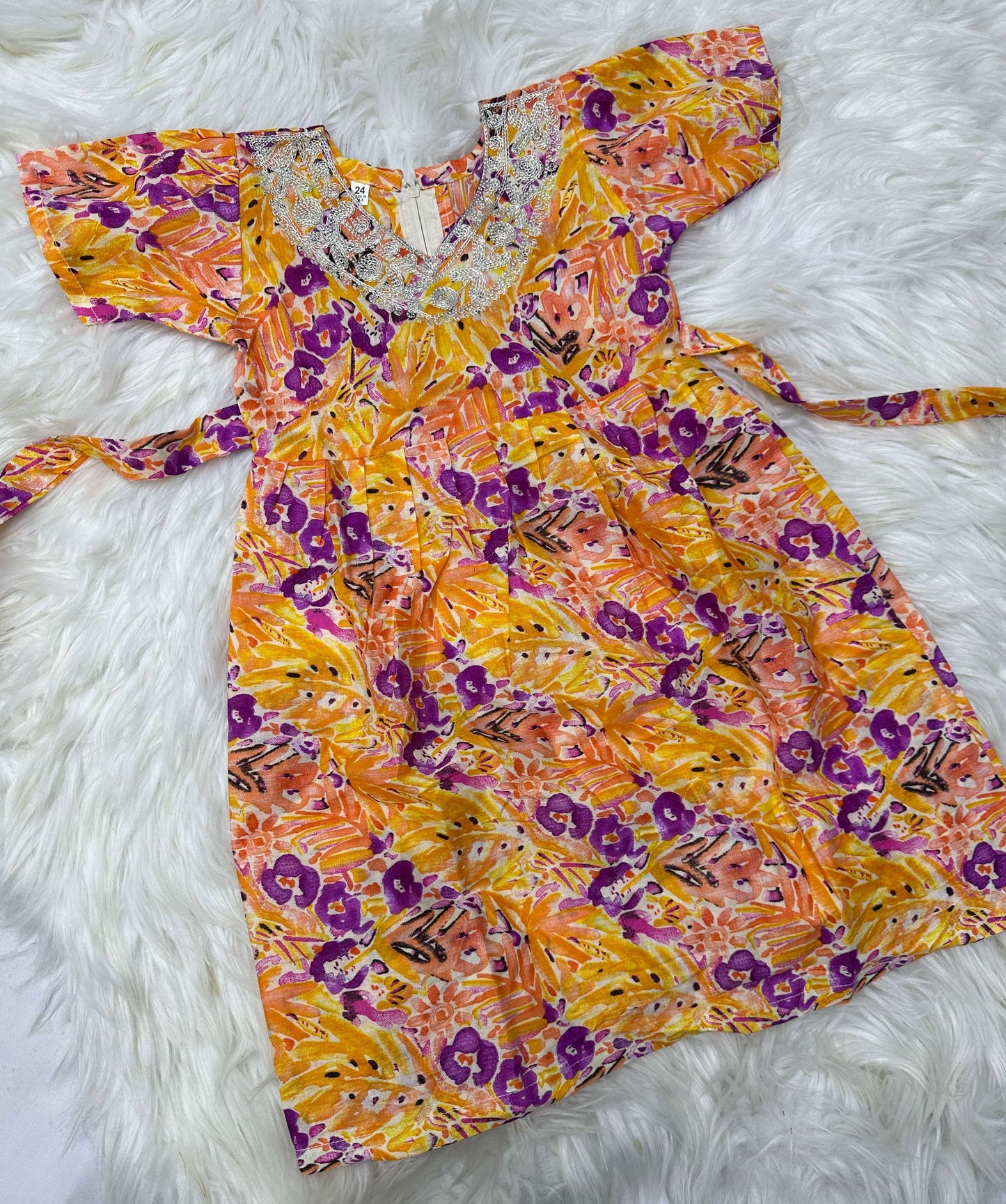 ملابس متنوعه للأطفال لعمر 3 شهور