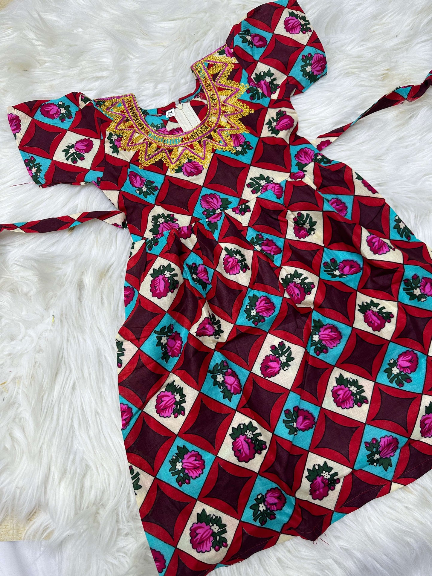 ملابس متنوعه للأطفال لعمر 3 شهور