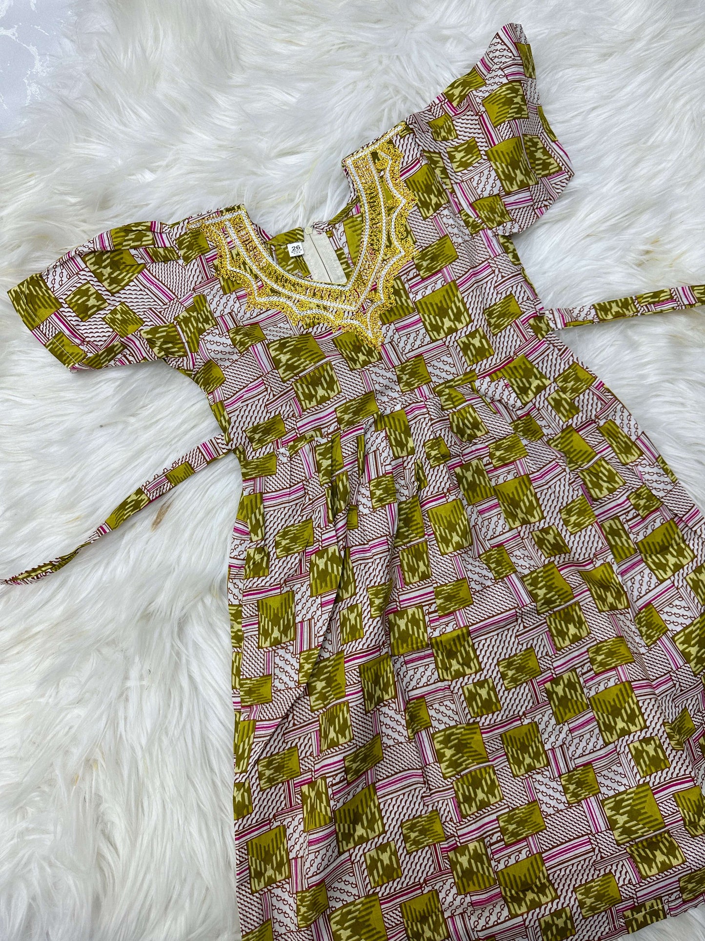 ملابس متنوعه للأطفال لعمر 3 شهور