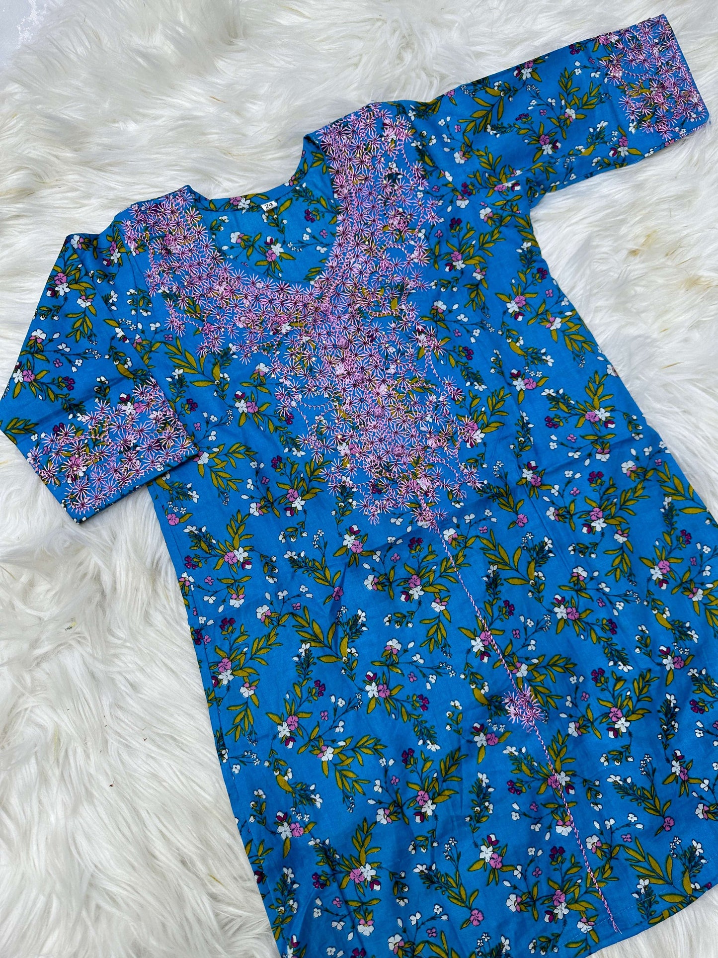 ملابس متنوعه للأطفال لعمر 3 شهور