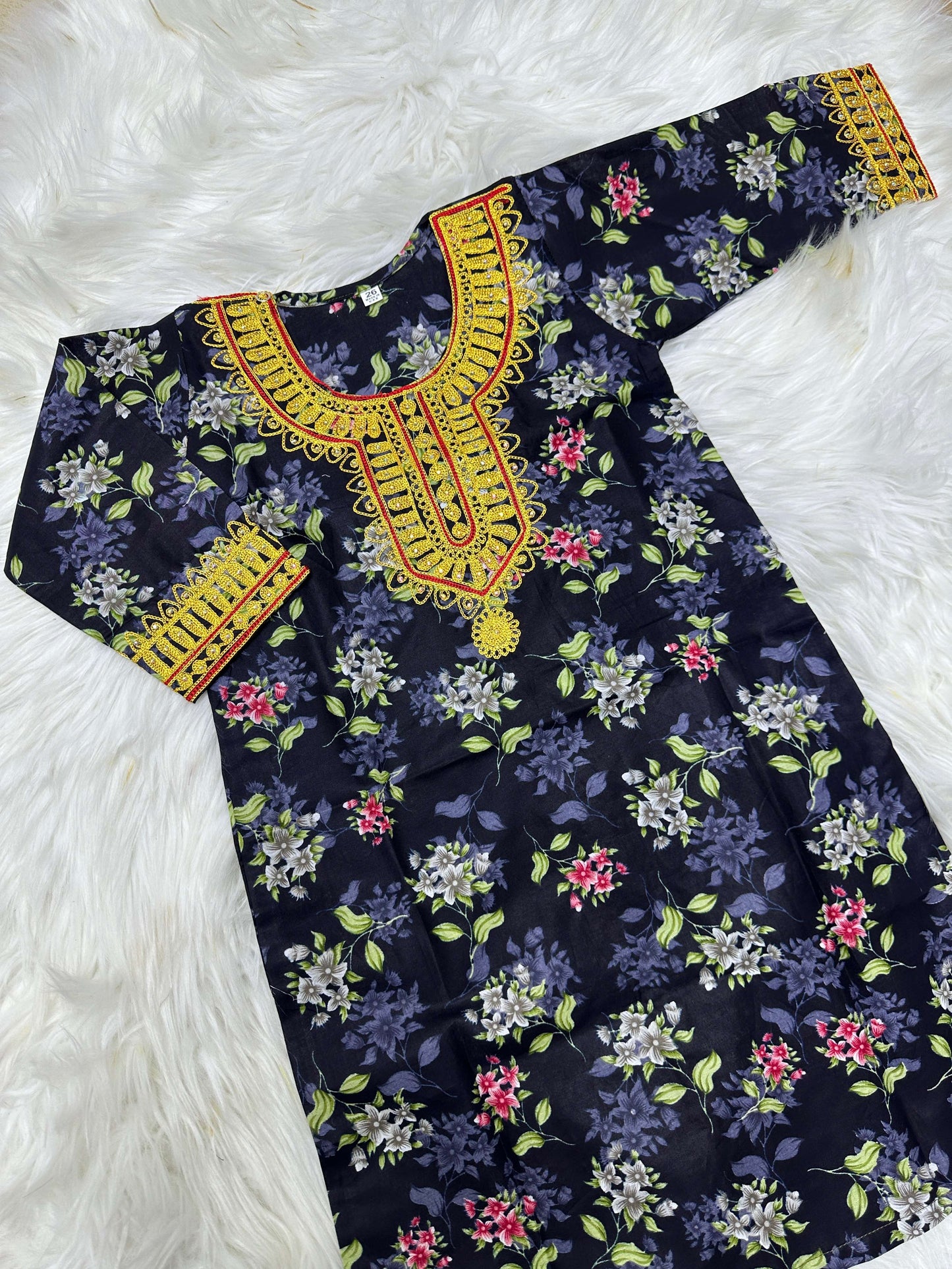 ملابس متنوعه للأطفال لعمر 3 شهور